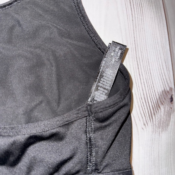 Victoria Secret Sports Bra - Women's size Medium - Picture 5 of 6